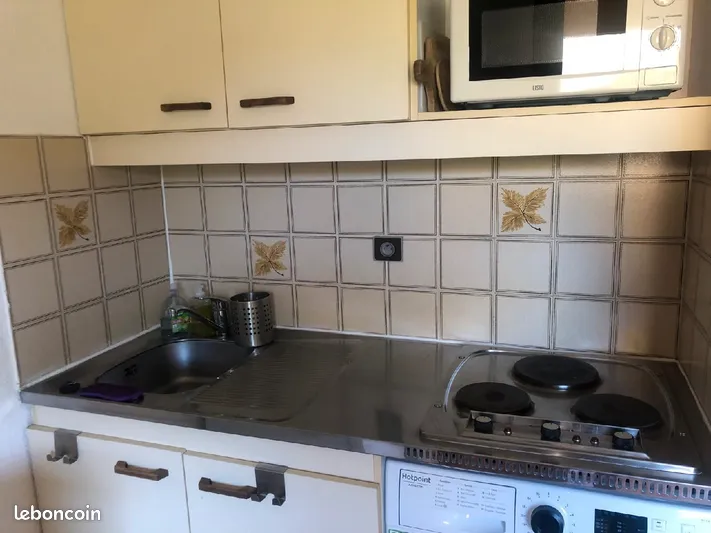 Cuisine équipée avec électroménager