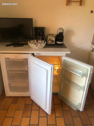 Réfrigerateur et équipements de cuisine